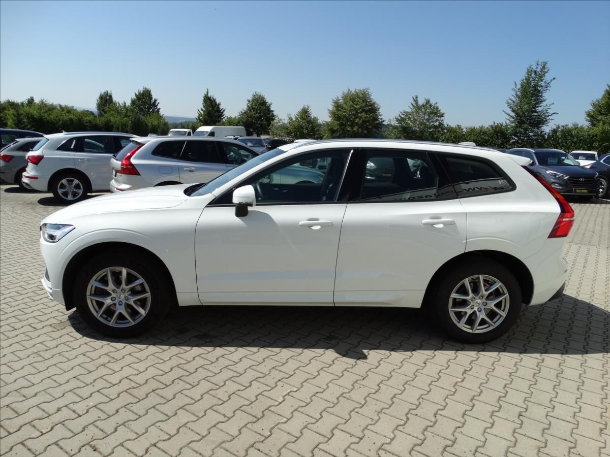 Volvo XC60, 2,0 D3 Momentum MAN ČR - fotka 4