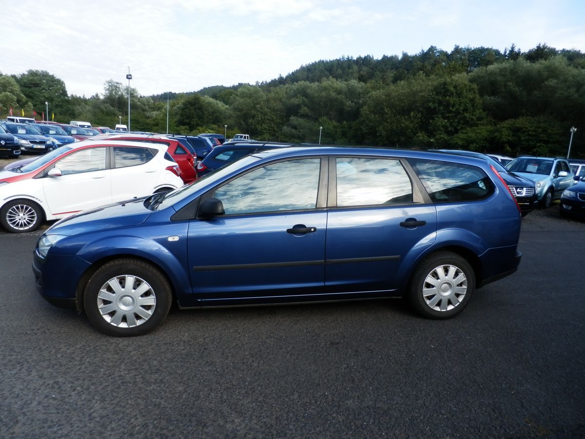 Ford Focus, 1,6 74KW KLIMA - fotka 5