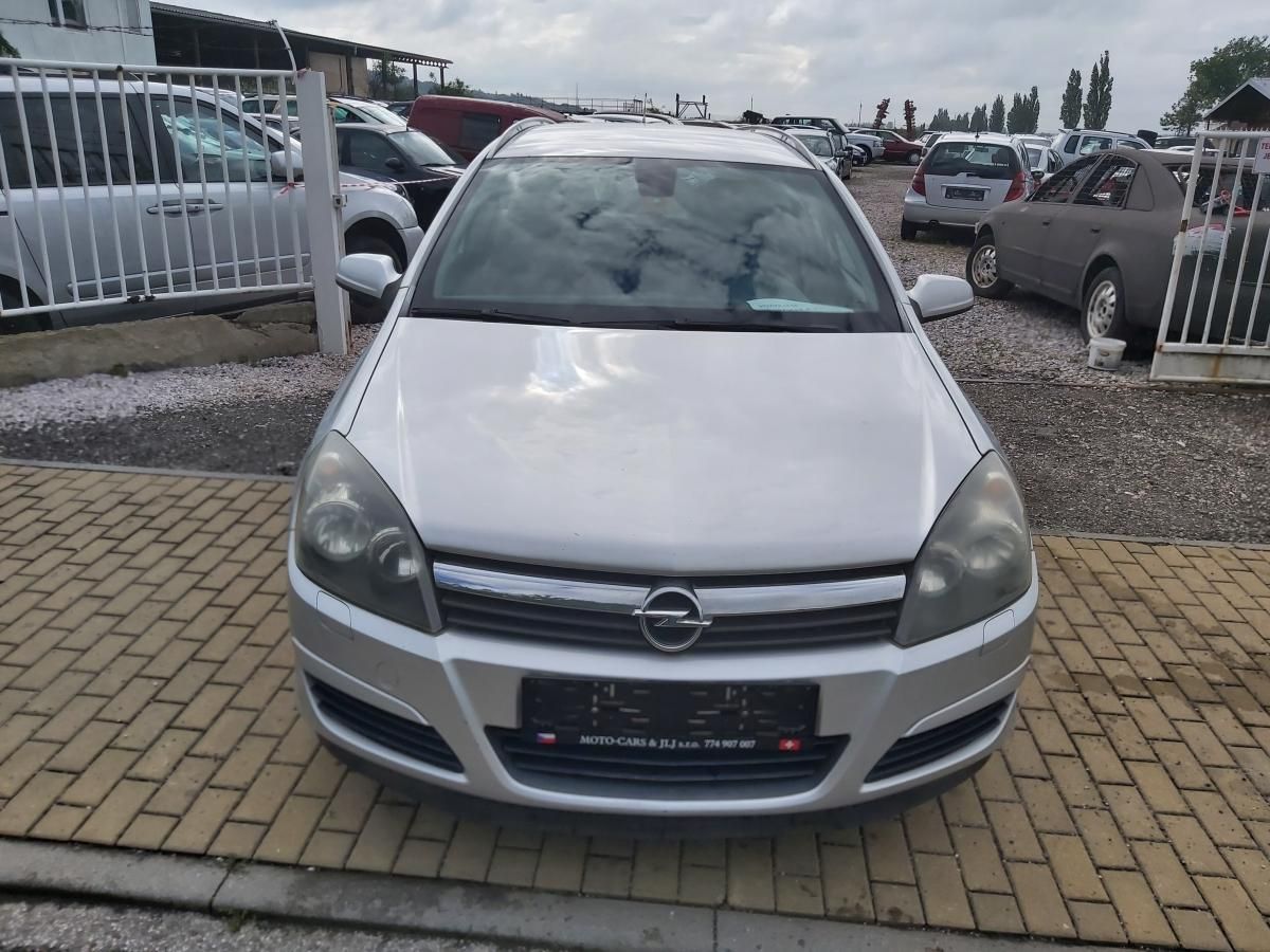 Opel Astra, 2,0 T  125 KW - fotka 2