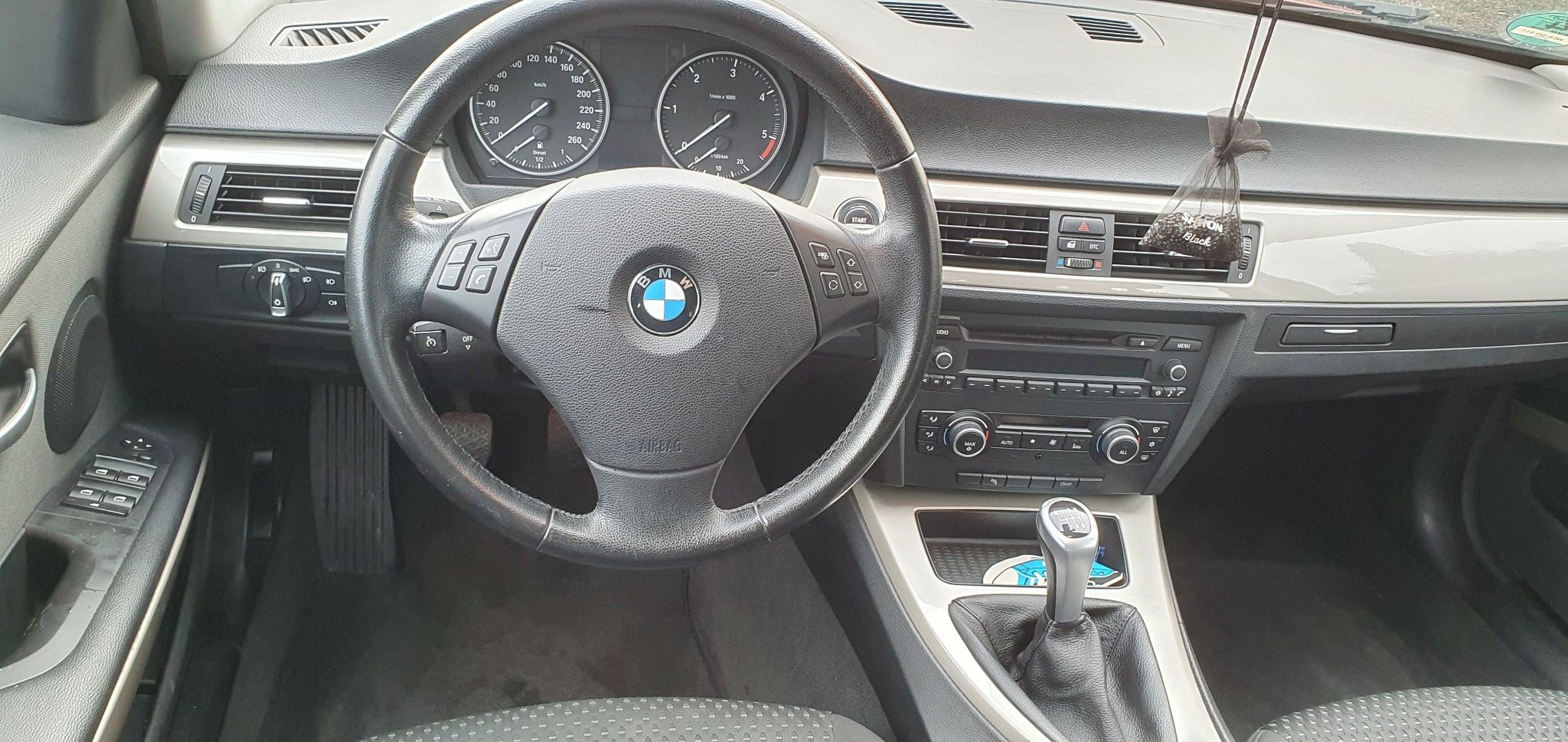 BMW Řada 3, 320 D 135KW top stav - fotka 6