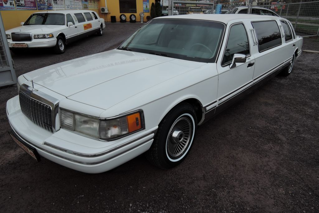 Lincoln Town Car, 4,6 Limuzína 7.m Pronájem - fotka 4
