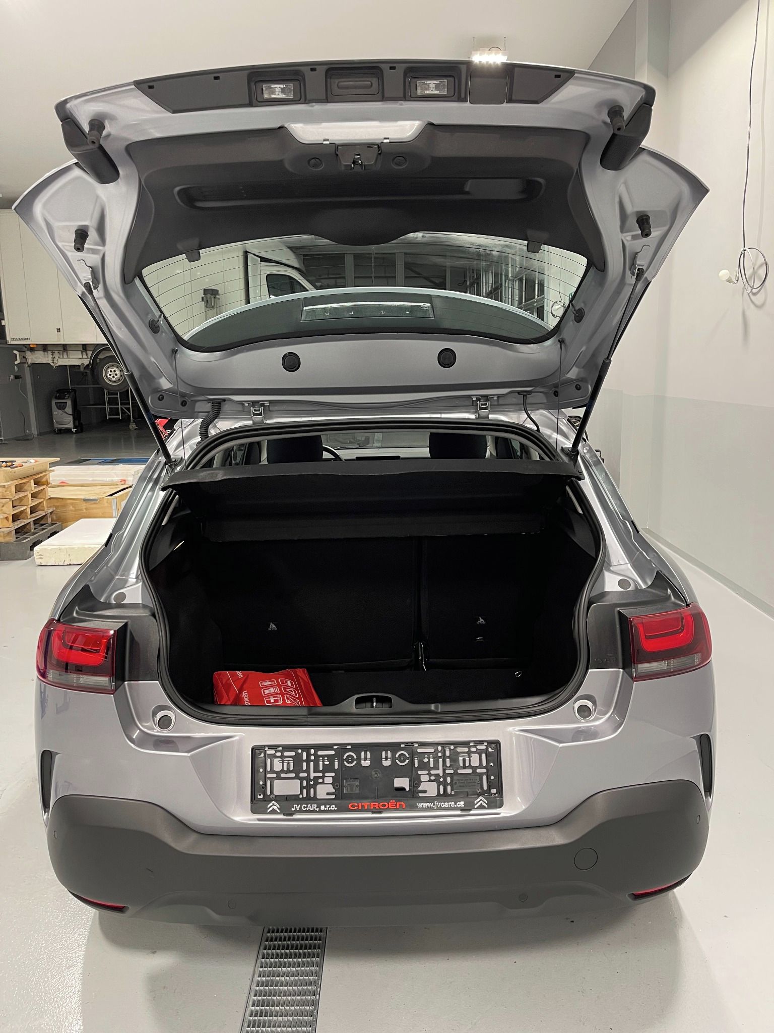 Citroën C4 Cactus, 1.2 PT Business - fotka 5