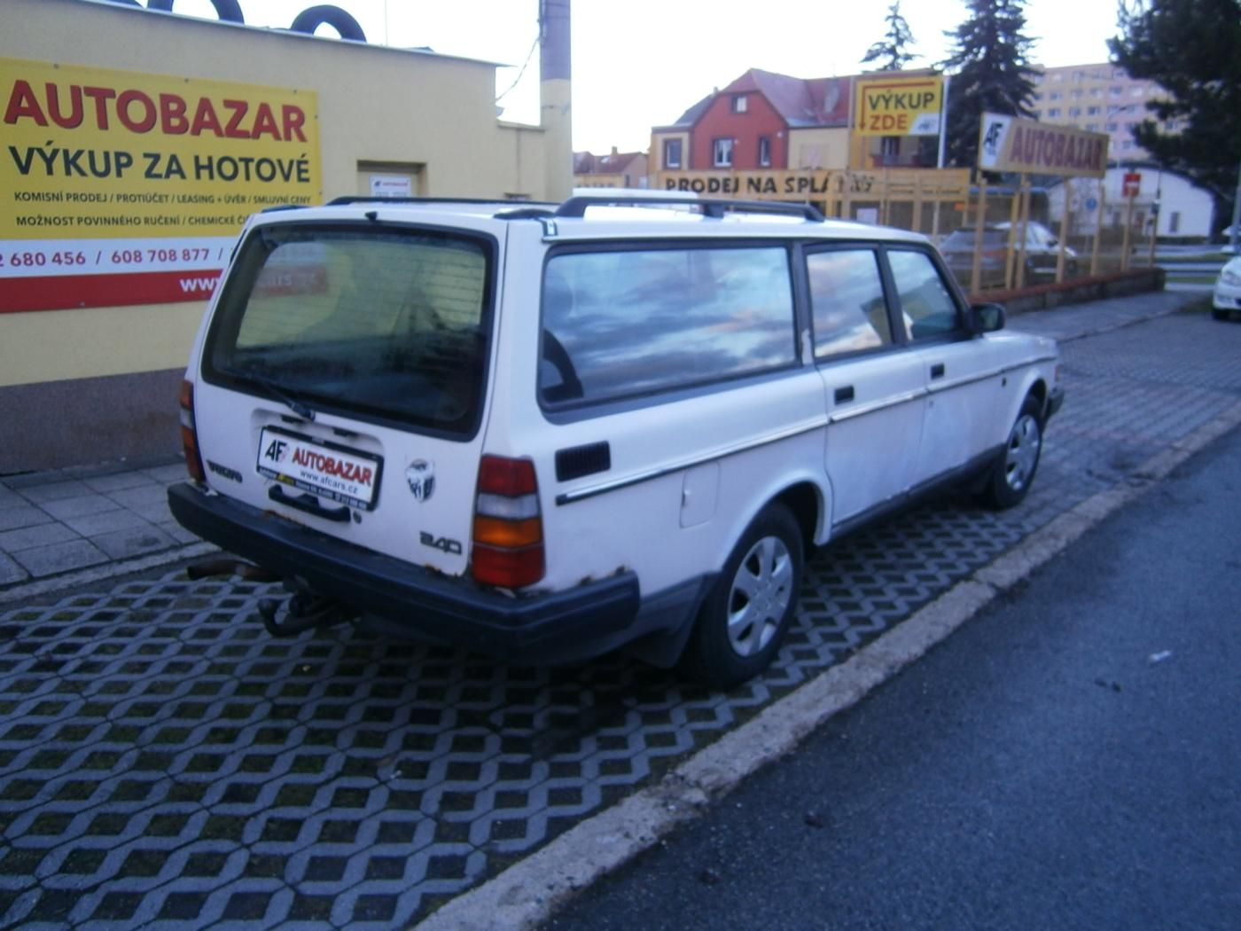 Volvo 240, 2,3 85KW NA RENOVACI - fotka 5