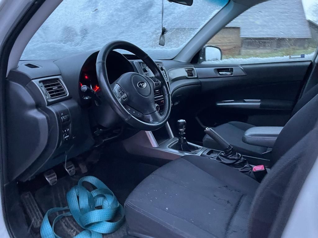 Subaru Forester, Sákne olej z motoru unik - fotka 4