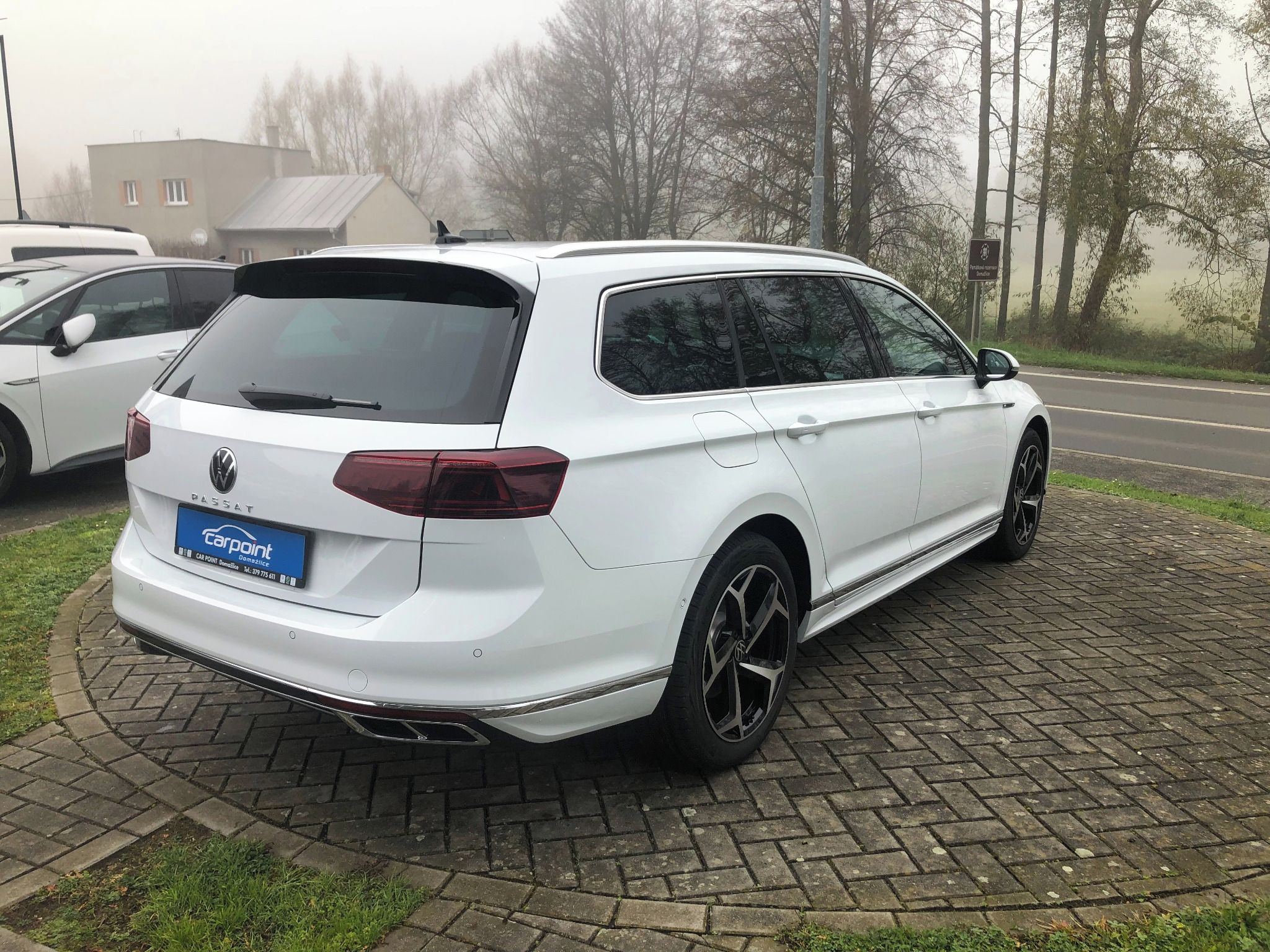Volkswagen Passat Variant, R-Line 2,0 TDI - fotka 6