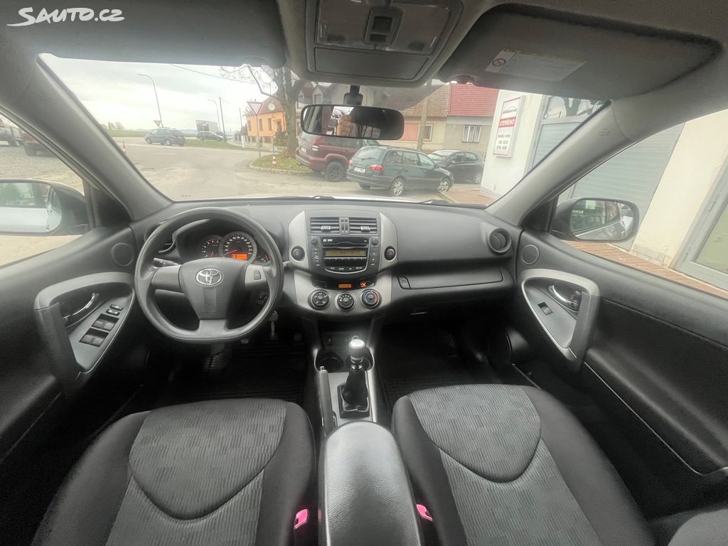Toyota Rav4, fotka 11