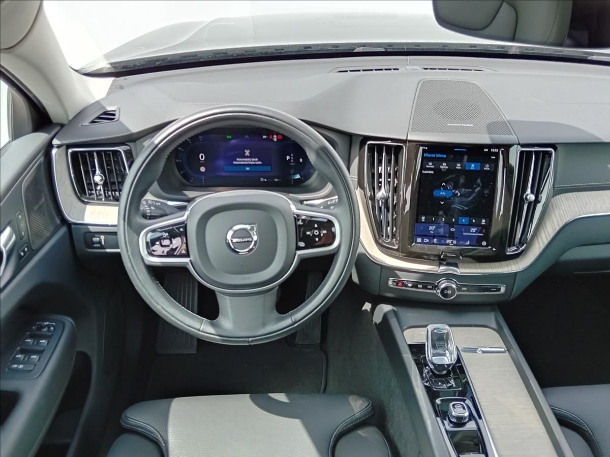 Volvo XC60, 2,0 AWD INSCRIPTION  B5 - fotka 6