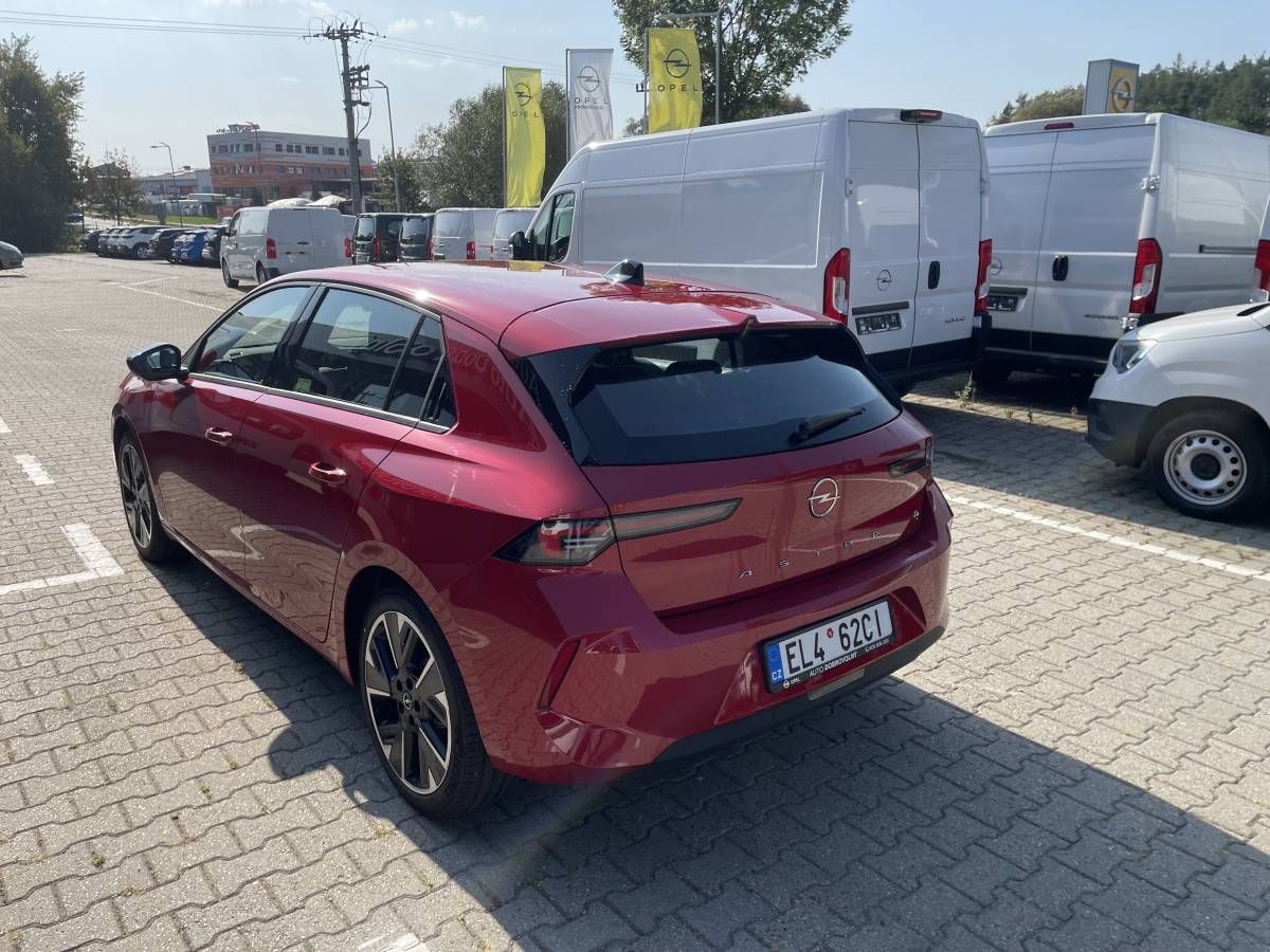 Opel Astra, Edition Electric 115kW/P462CI - fotka 3