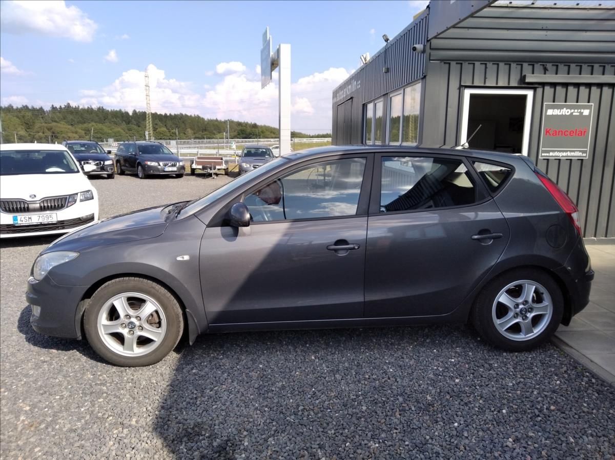 Hyundai i30, 1,6 CRDi VGT 66kW Comfort - fotka 4