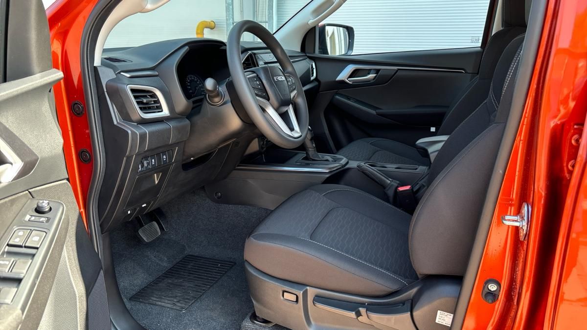 Isuzu D-Max, Double Cab LS 4x4 120kW AUT - fotka 6