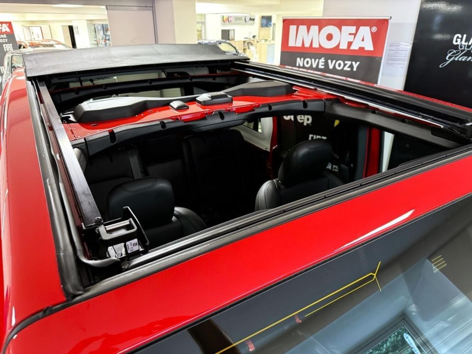 Jeep Wrangler, Unlimited 2.0T 272k AT8 - fotka 3