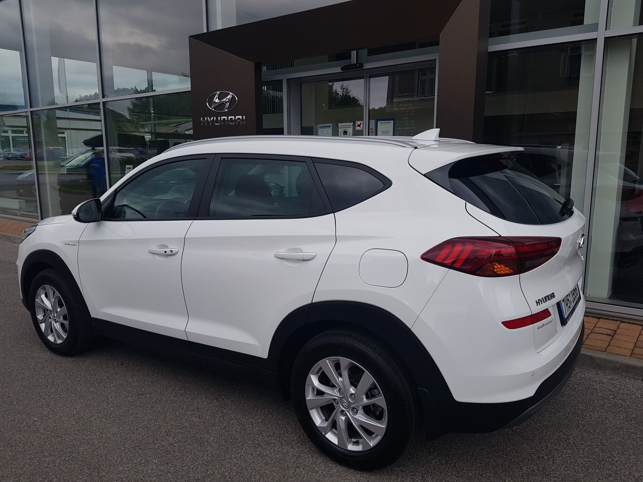 Hyundai Tucson, 1,6 TGDi, 4x4 ICEBRAKER taž.z. - fotka 2