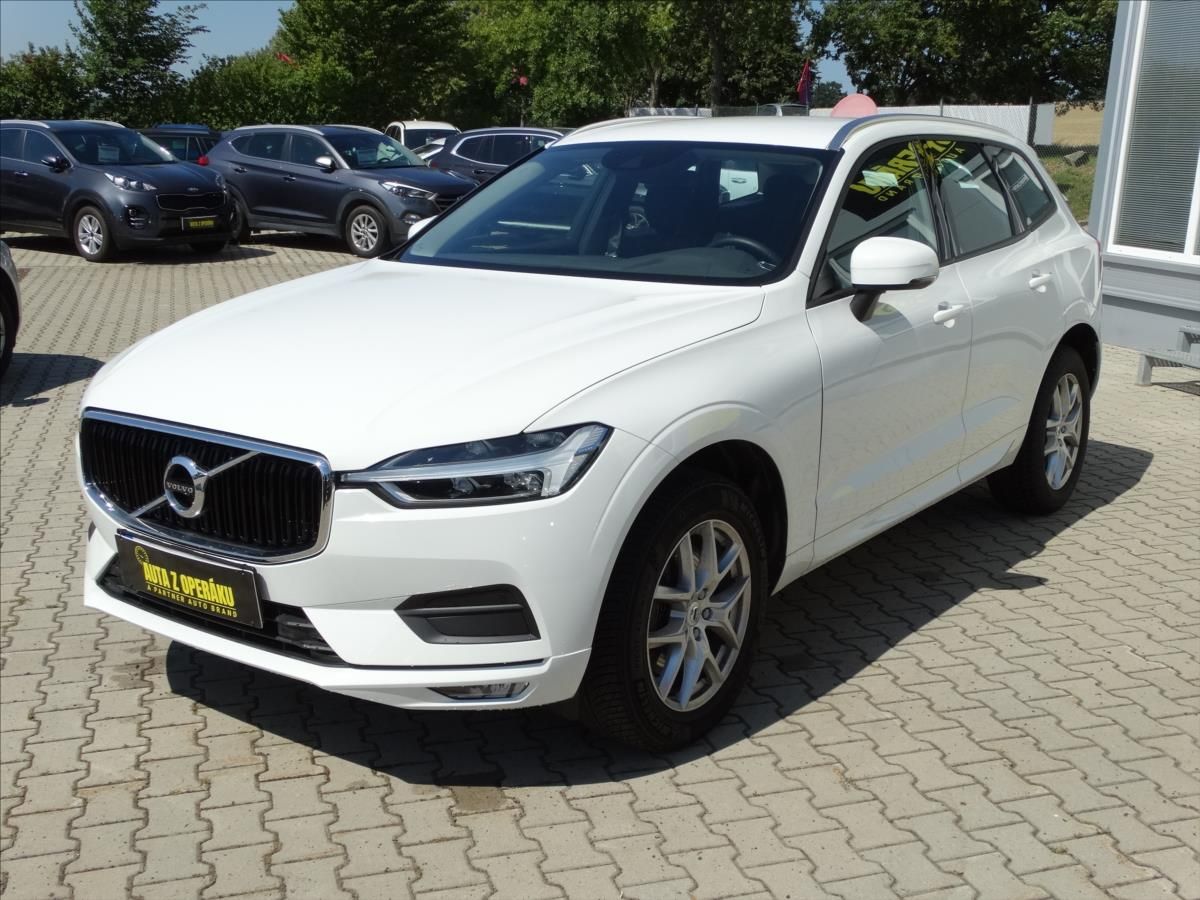 Volvo XC60, 2,0 D3 Momentum MAN ČR - fotka 3