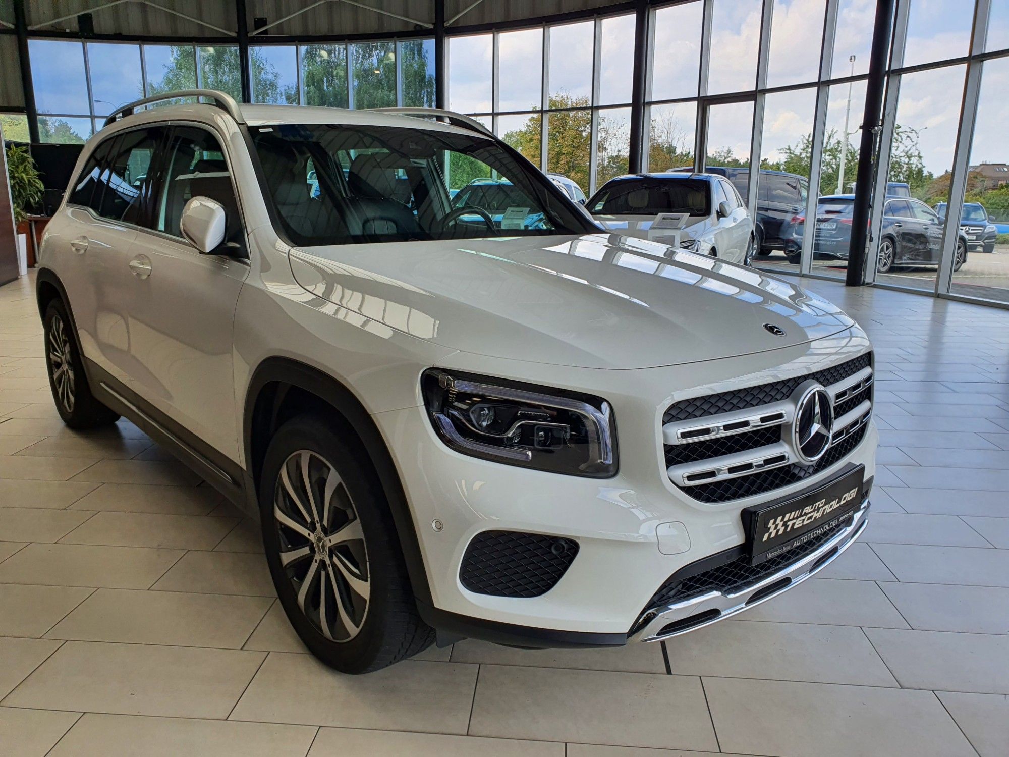 Mercedes-Benz GLB, 220 D 4MATIC - fotka 4