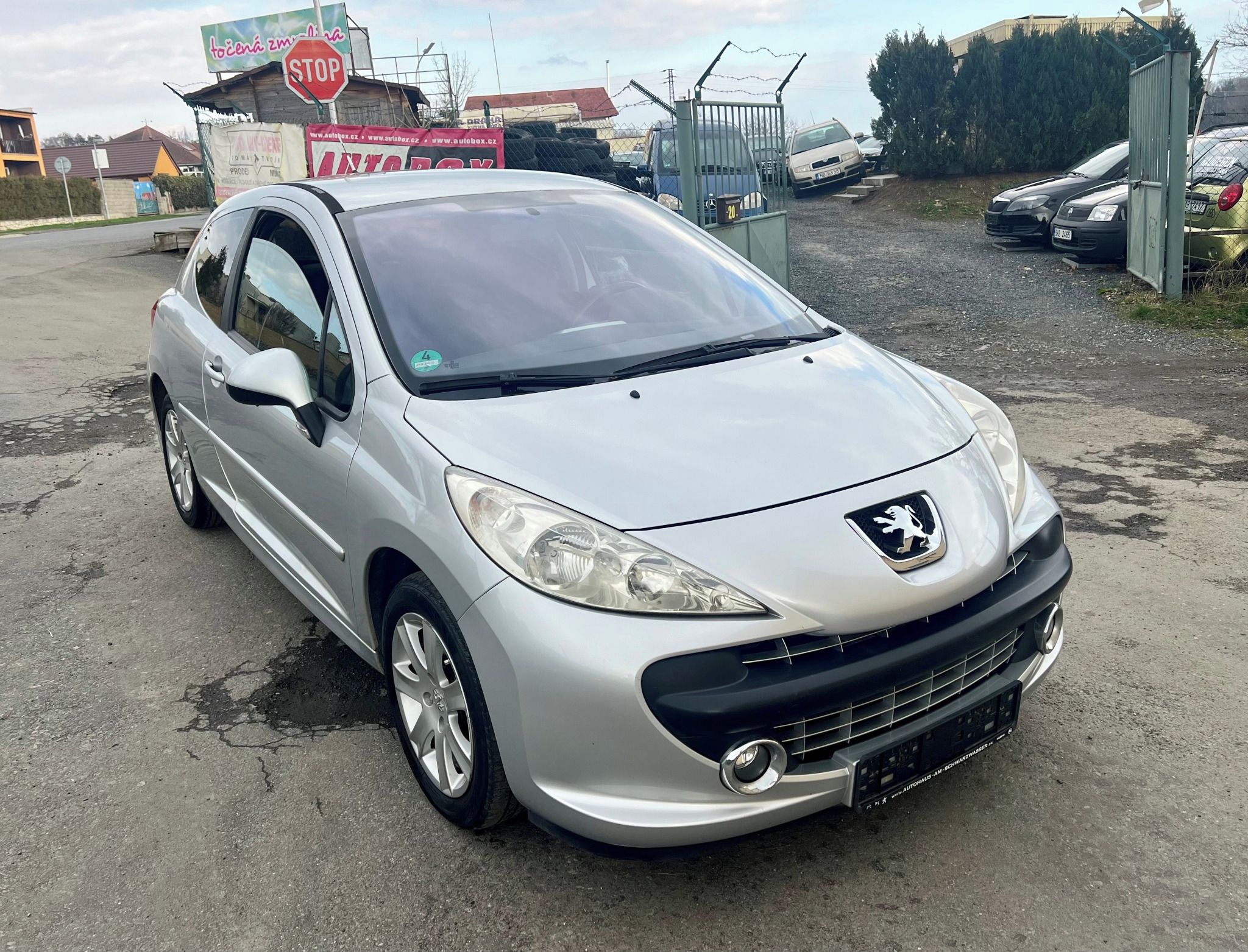 Peugeot 207, 1.6i 16V 80kW.Klima. - fotka 3