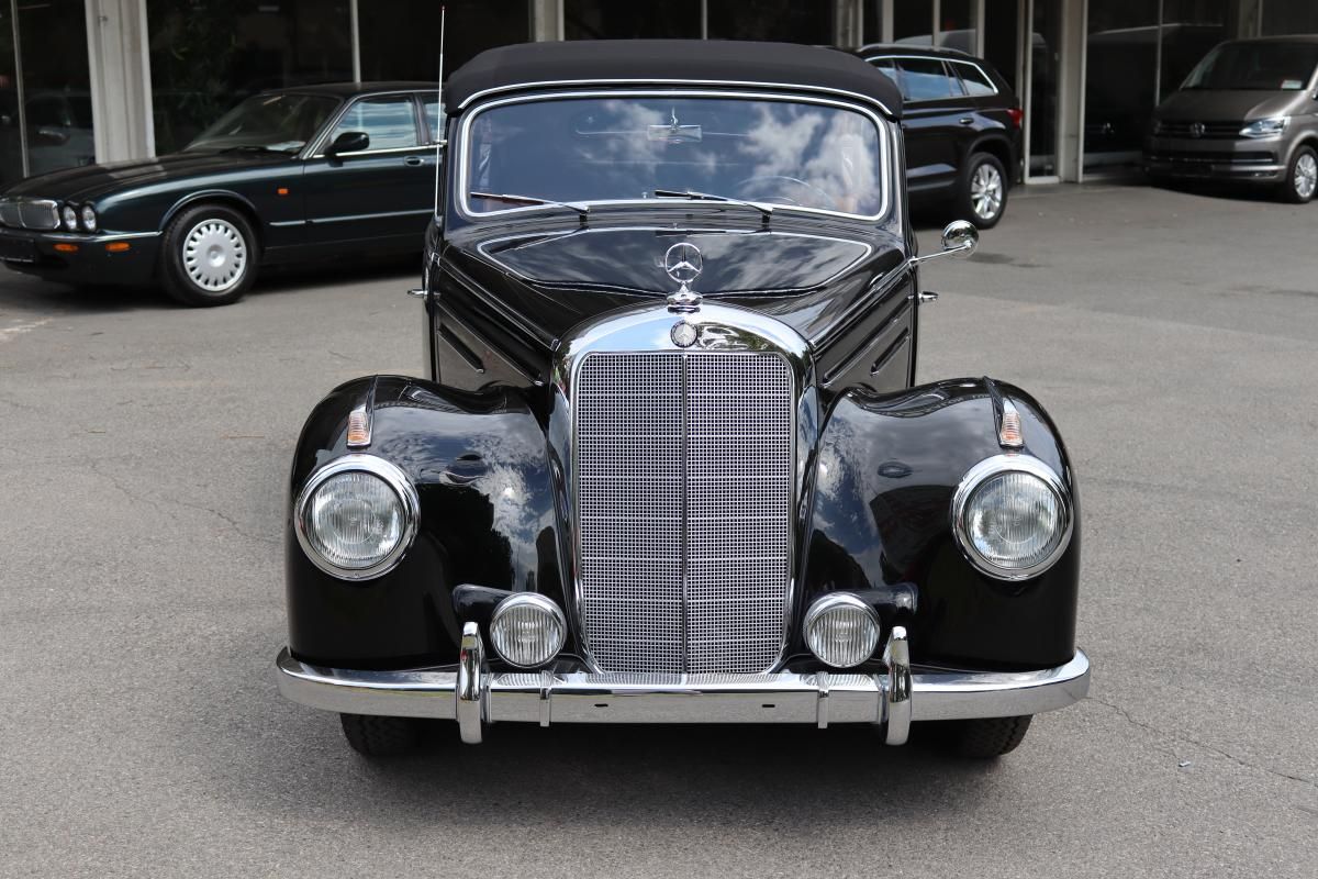 Mercedes-Benz, W187 220B CABRIO - fotka 2