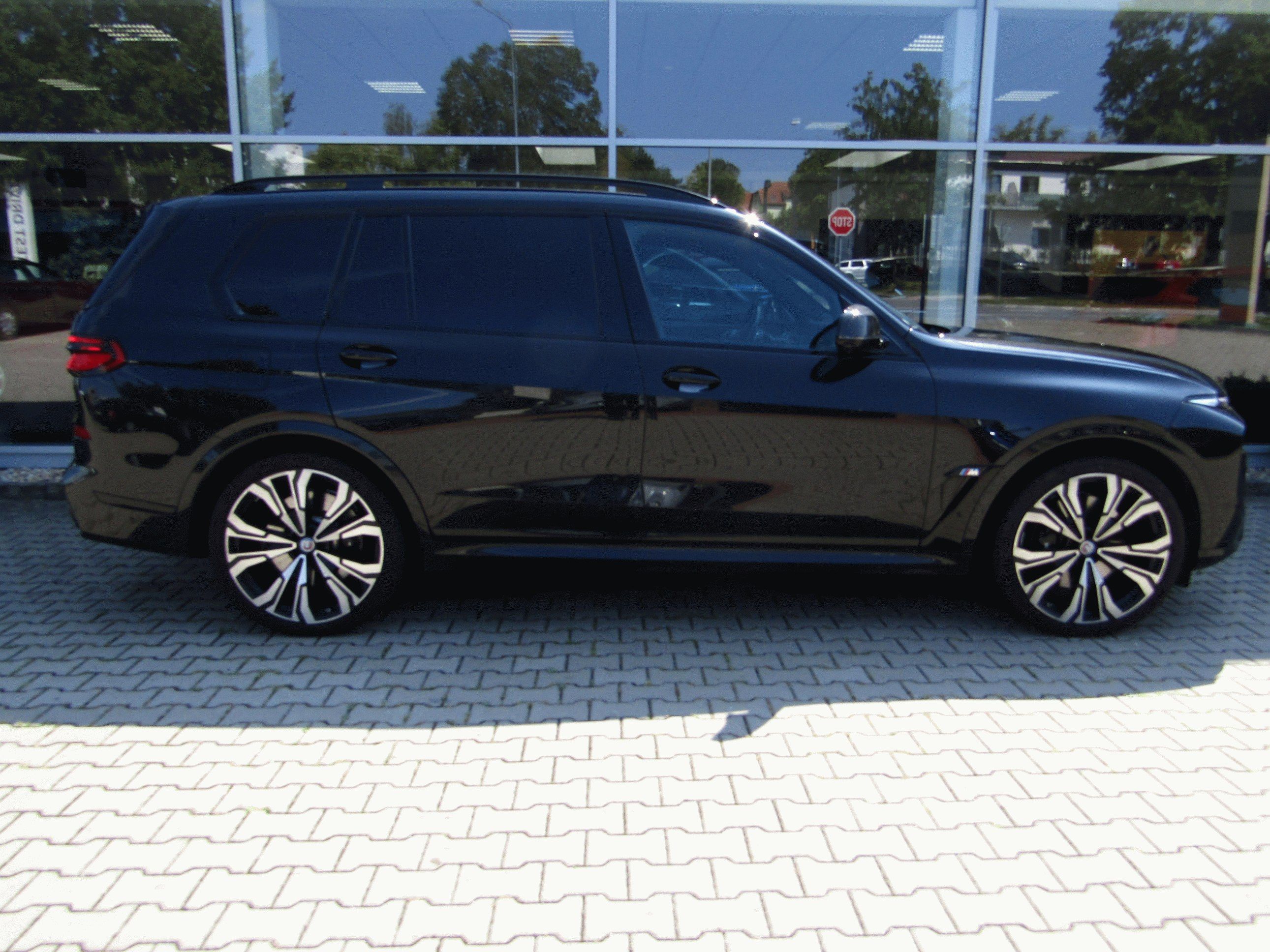 BMW X7, M60i 390 kW/530k xDrive - fotka 3