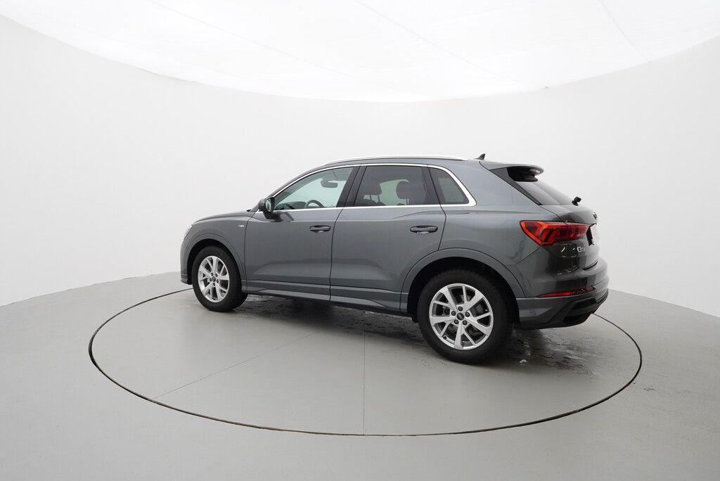 Audi Q3, S-line 1.5 TSI 110 kW - fotka 3