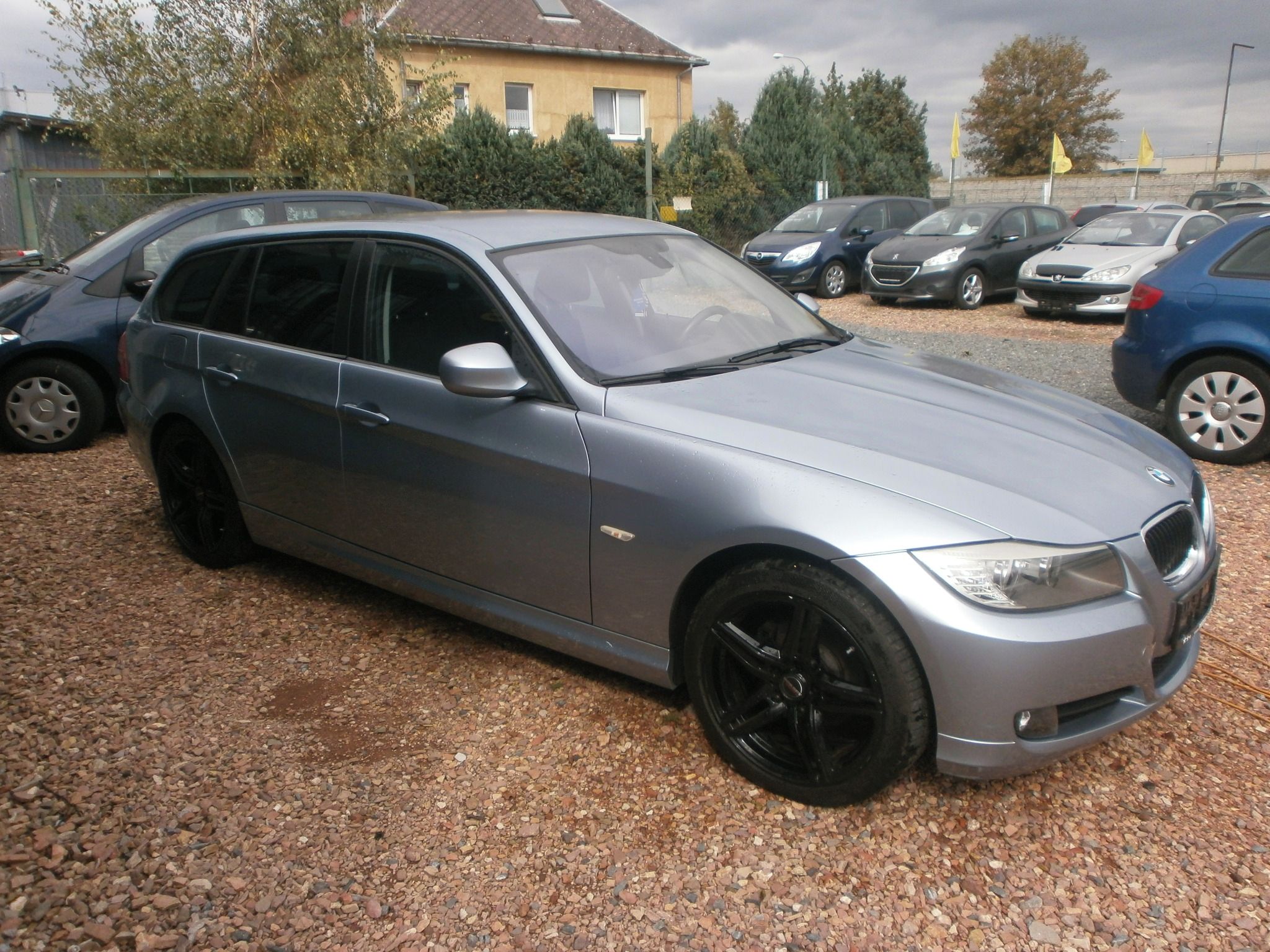 BMW Řada 3, 318i-klima!servisní kniha! - fotka 4