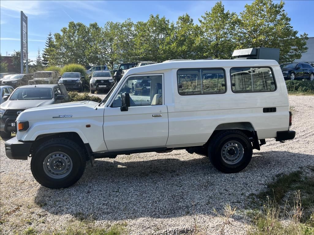 Toyota Land Cruiser, GRJ78 MY24  4,0 V6 5M/T Standa - fotka 4