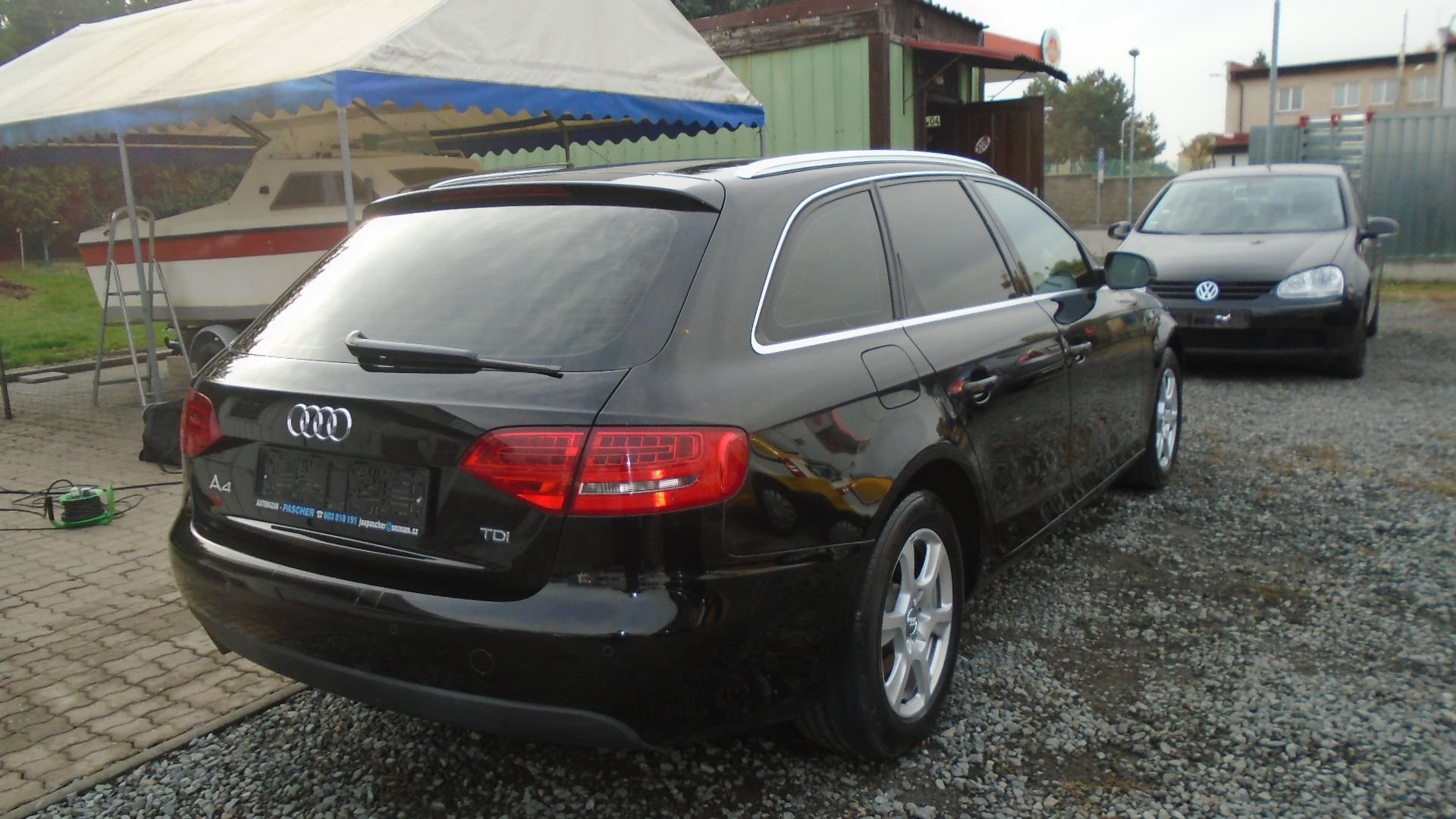 Audi A4, Avant 2,0 TDI - fotka 6