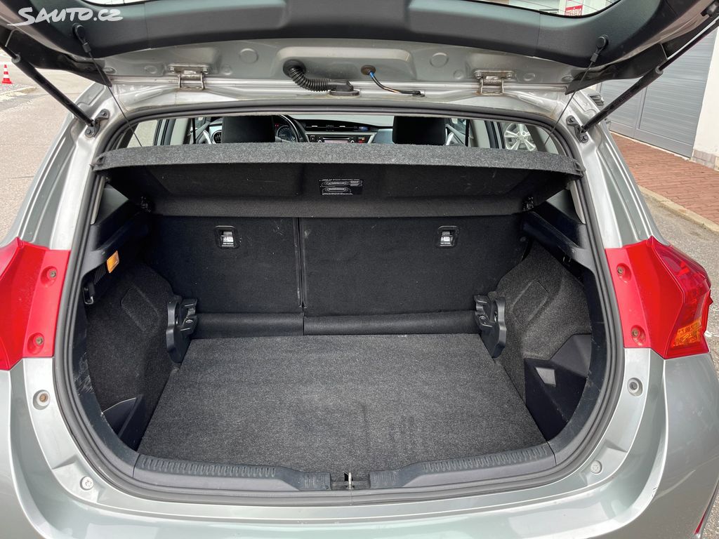 Toyota Auris, fotka 10