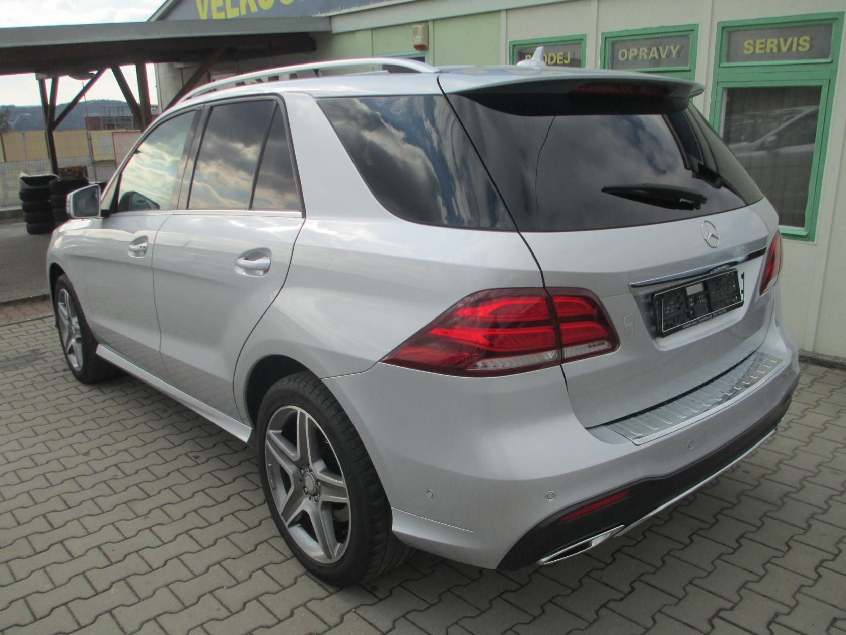 Mercedes-Benz GLE, 250d,150kW,AMG,WEBASTO,LED,DPH - fotka 6