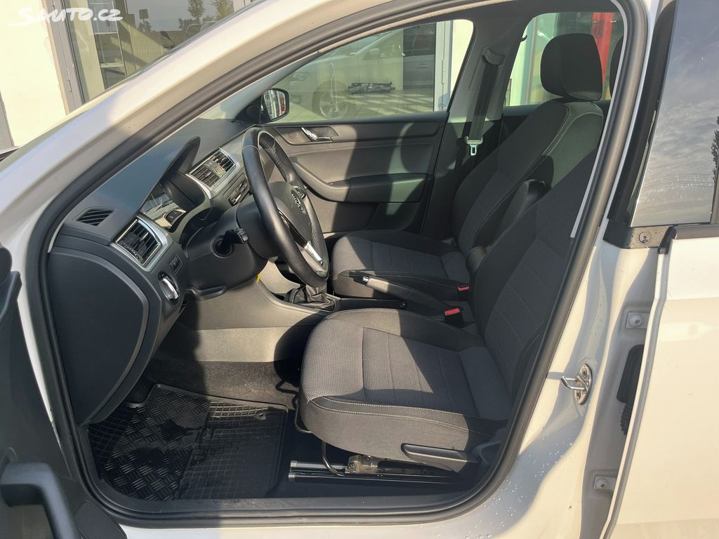 Škoda Rapid, fotka 9
