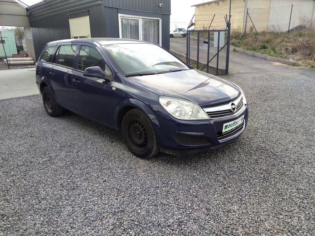 Opel Astra, 1,7 CDTi kombi - fotka 4