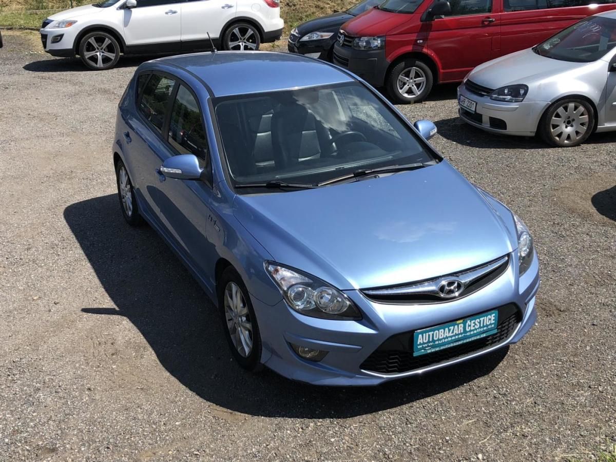 Hyundai i30, 1,6 HDI KUŽE NAVI - fotka 3