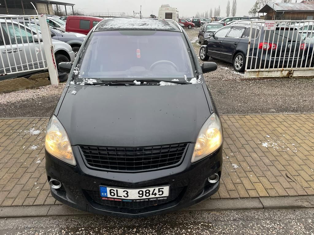 Opel Zafira, 2,0 177 KW - fotka 3