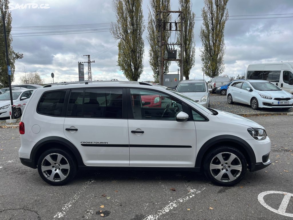 Volkswagen Touran, fotka 7