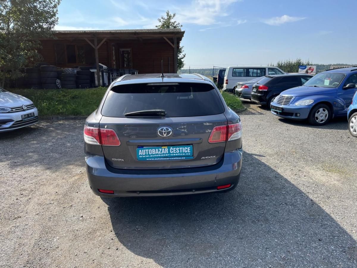 Toyota Avensis, 2.0 D 4-D - fotka 4
