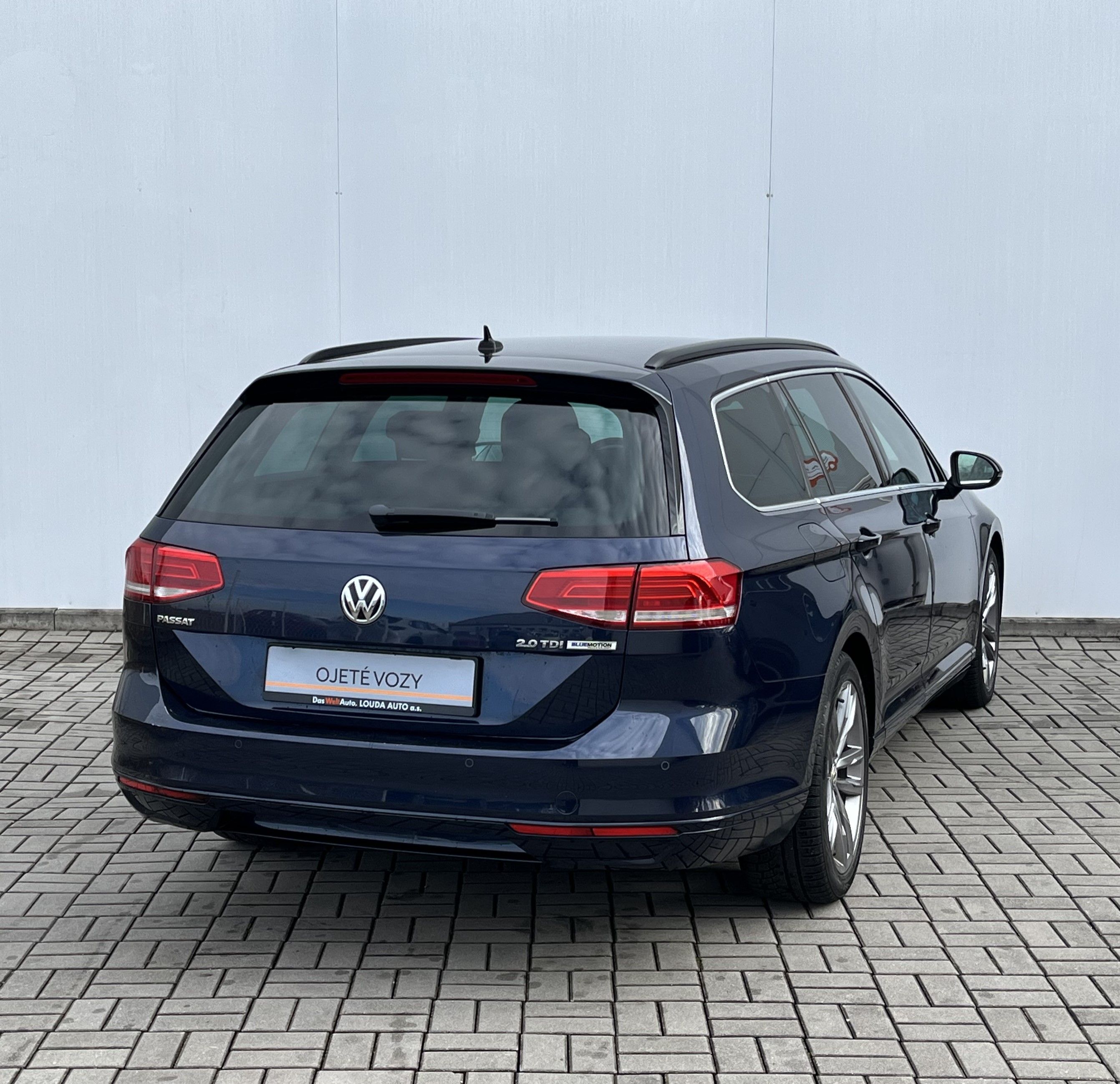 Volkswagen Passat, Comfortline 2.0 TDI 110 kW - fotka 2