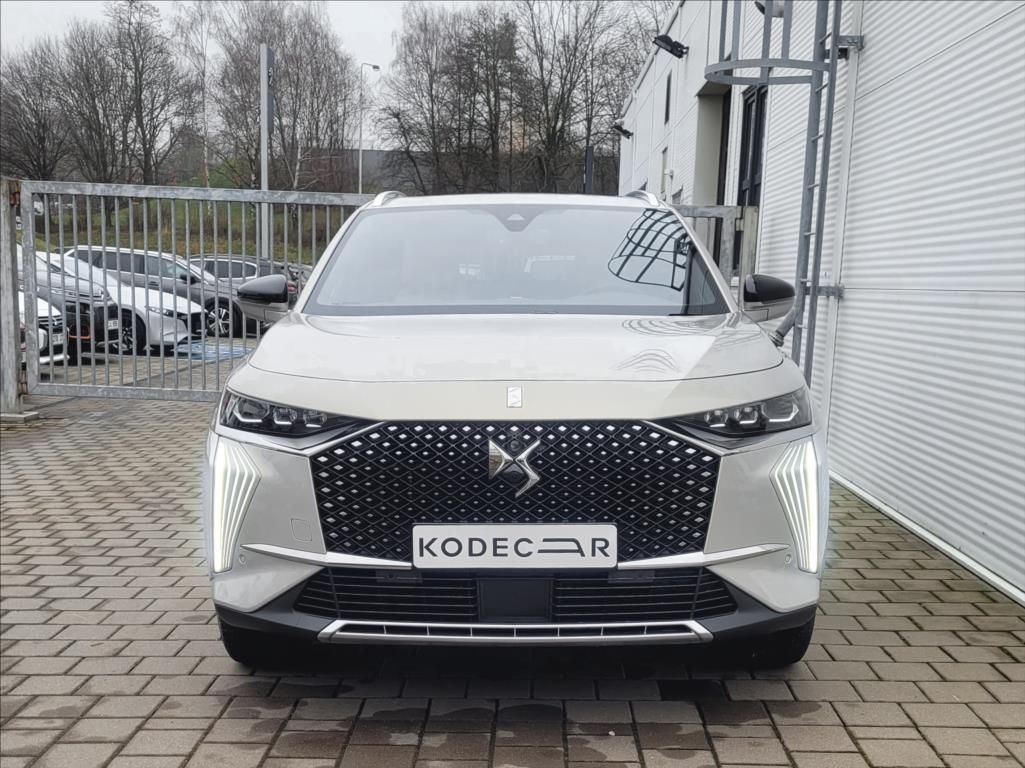 DS 7 Crossback, 1,6 PT e-Tense 300k EAT8 4x4 - fotka 2
