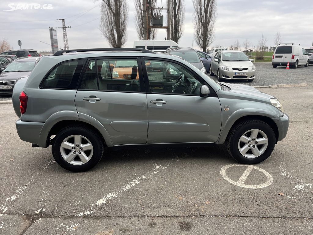 Toyota Rav4, fotka 8