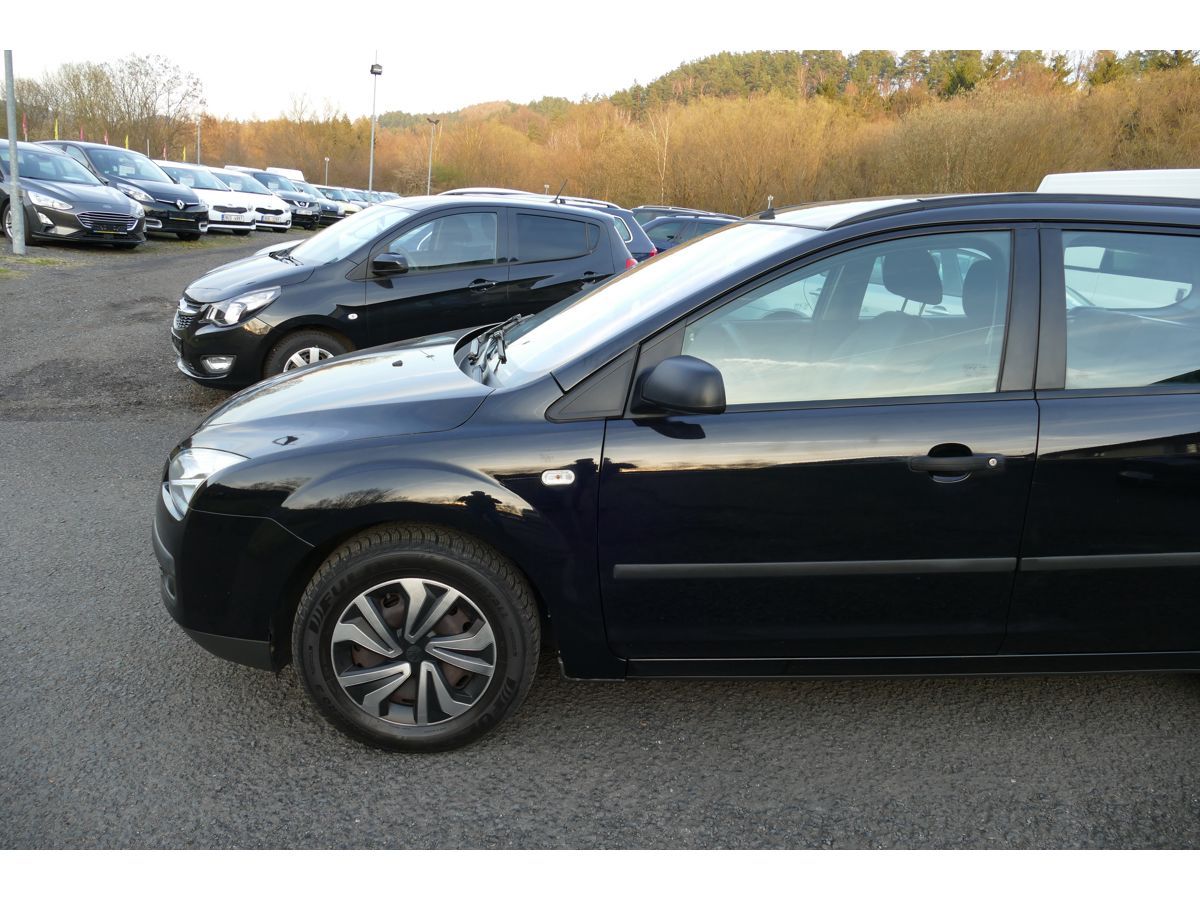 Ford Focus, 1,6 74KW DIGI-KLIMA - fotka 6