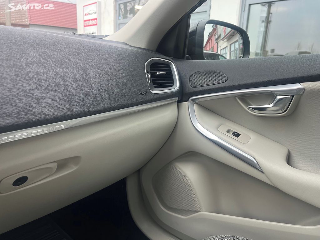Volvo V40, fotka 15