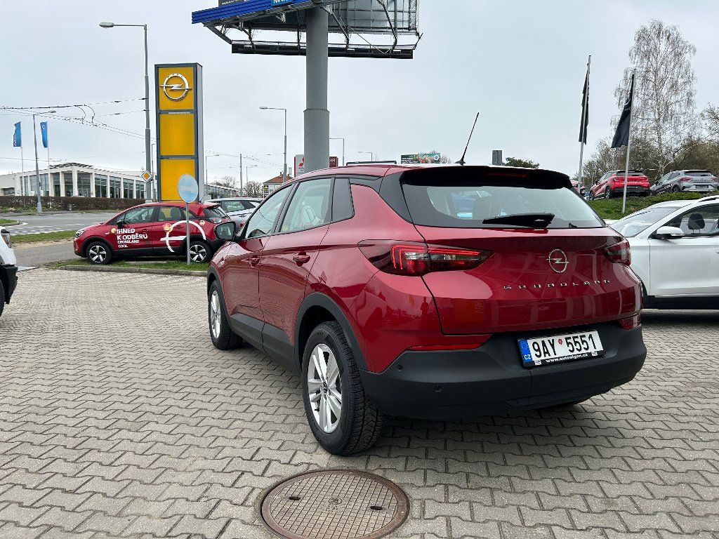 Opel Grandland, 1,2 Turbo 96 kW MT6 - fotka 4