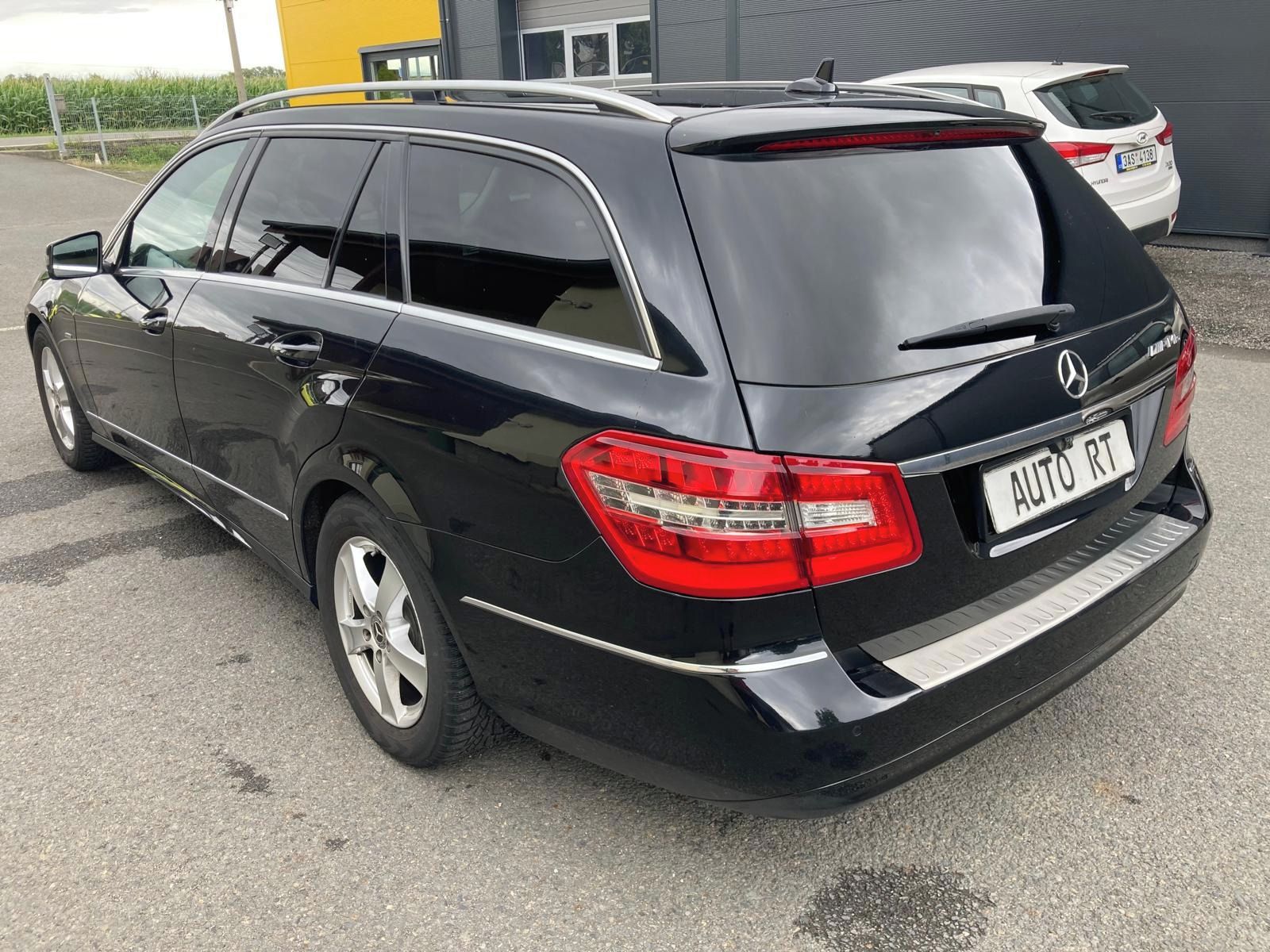 Mercedes-Benz Třídy E, 220 CDI,125kw,AMG - fotka 4