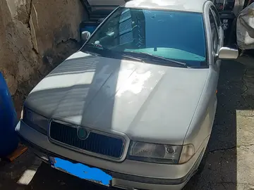 Škoda Octavia, Škoda Octavia I sedan