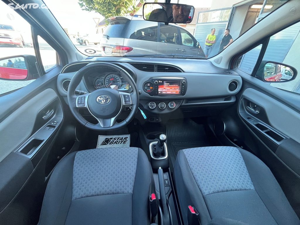 Toyota Yaris, fotka 11