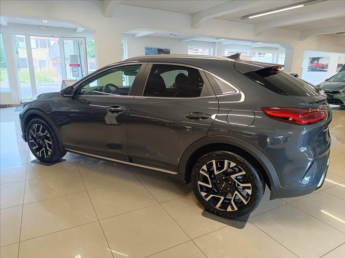 Kia XCee´d, 1,5 CD  T-GDi GPF 7DCT TOP - fotka 3