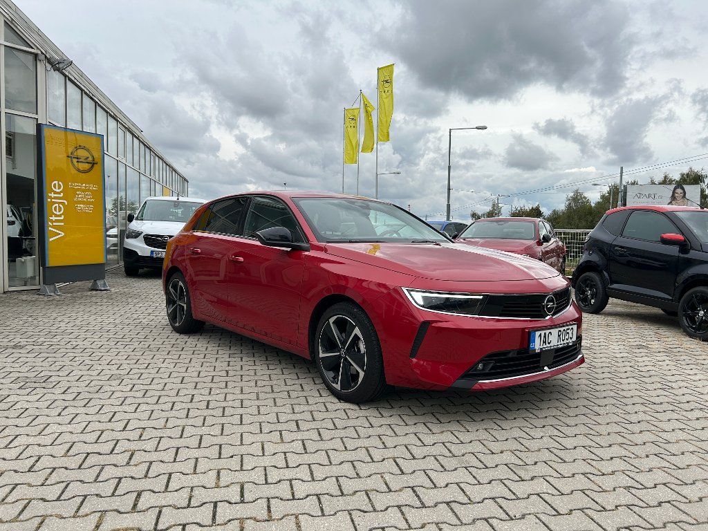 Opel Astra, Elegance 1,2 Turbo 81kW MT6 - fotka 6