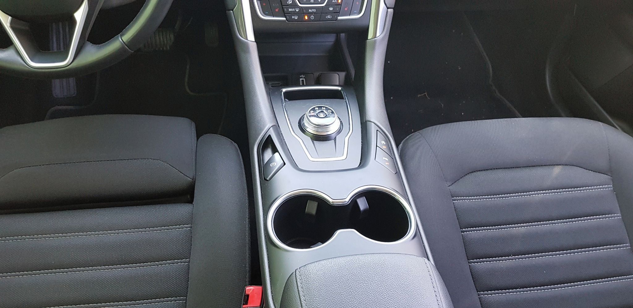 Ford Mondeo, 2.0 TDCi - fotka 6