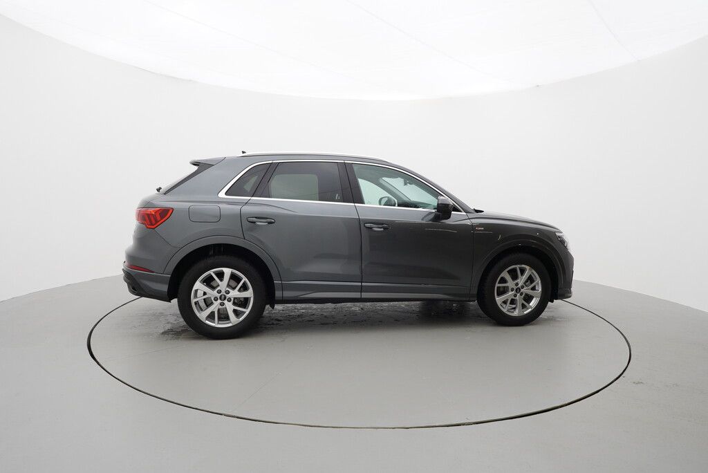 Audi Q3, S-line 1.5 TSI 110 kW - fotka 6