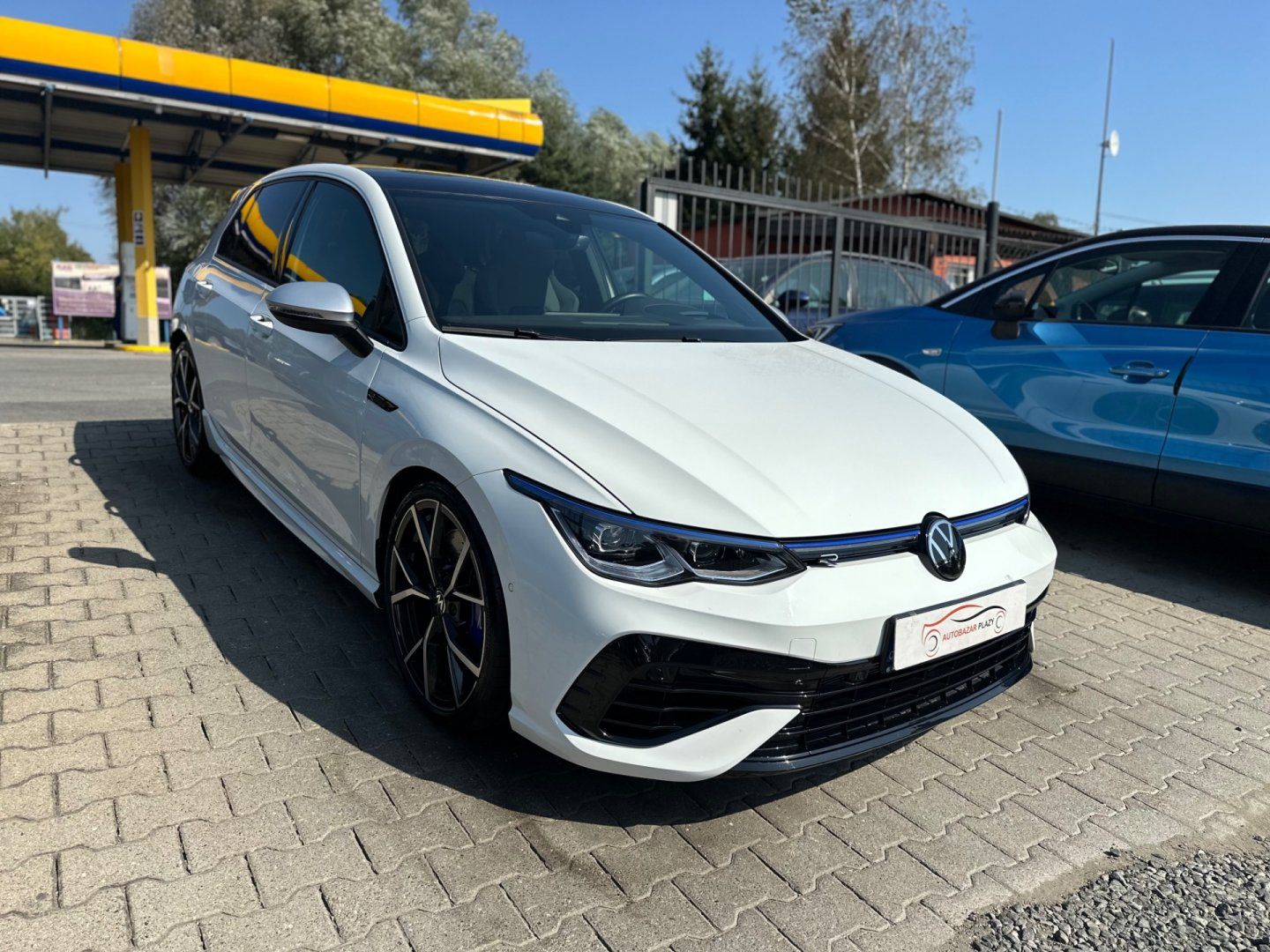 Volkswagen Golf, R 235kW PANOR.NAVI,100%KM