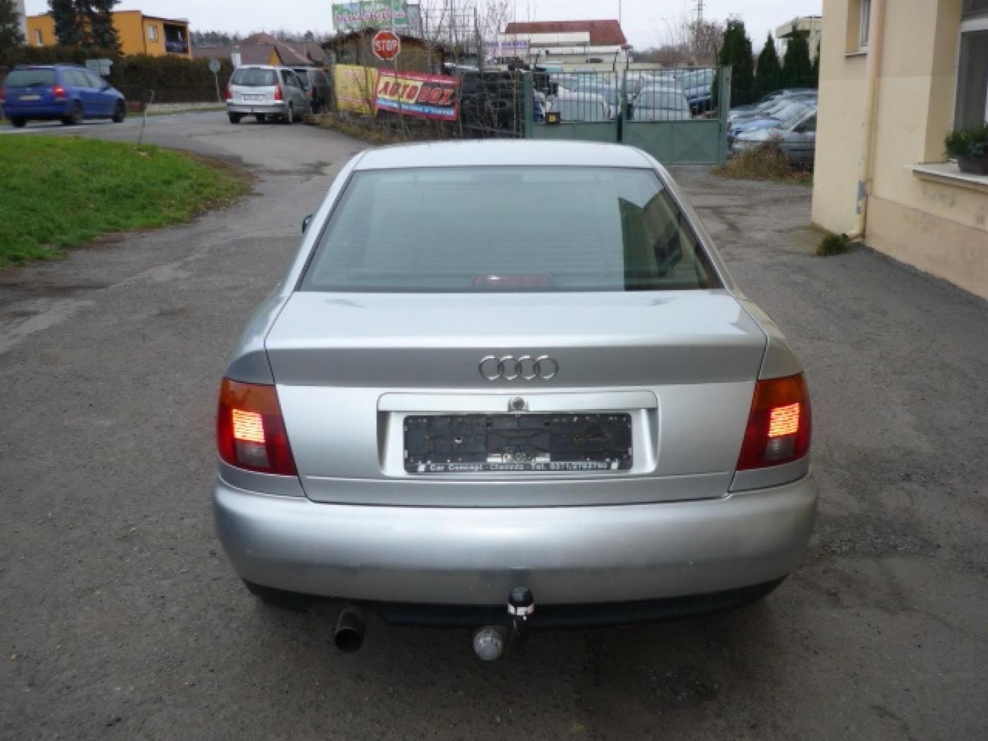 Audi A4, 1.6i.74kw.Klima.Závěs - fotka 5