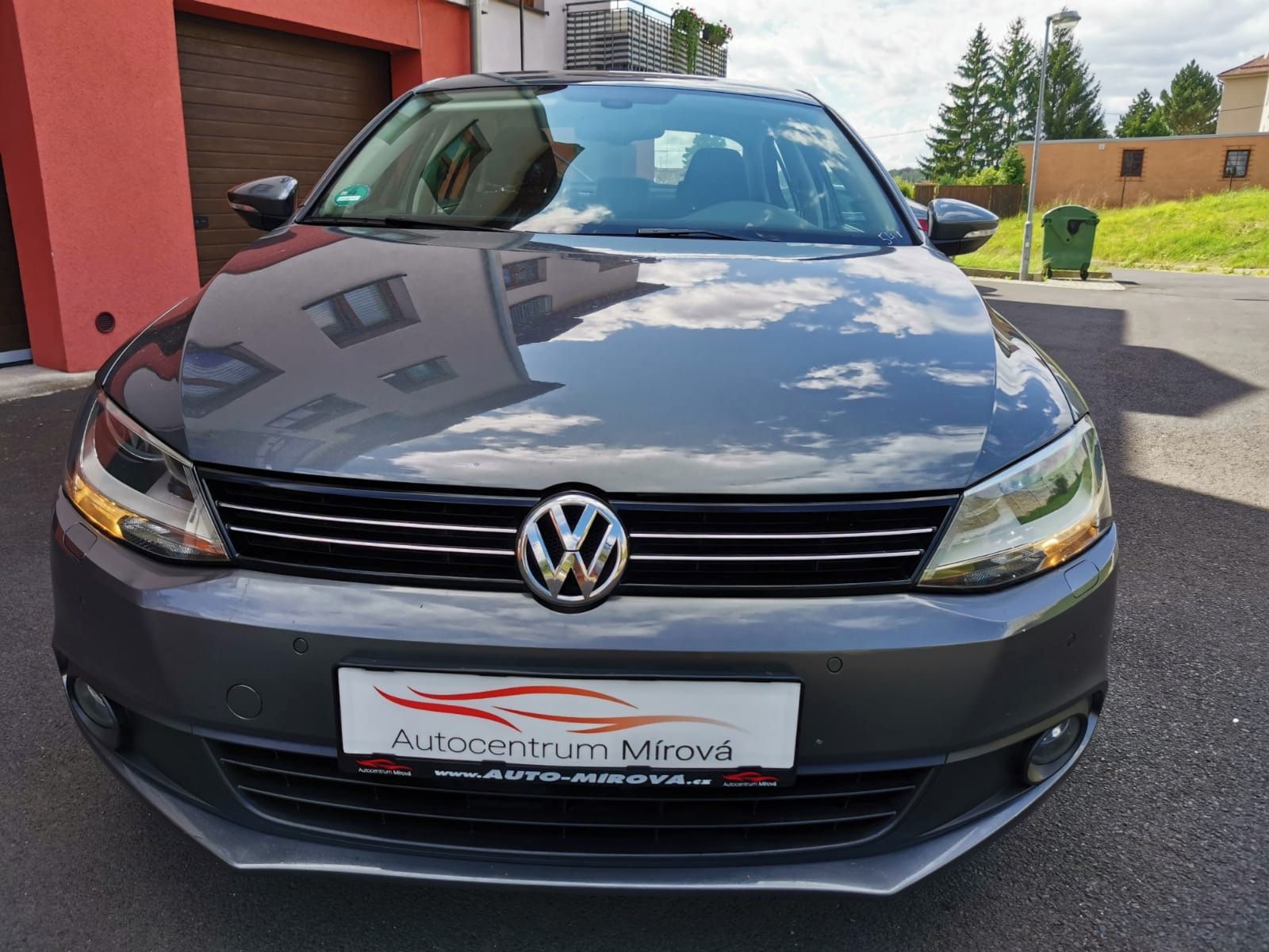 Volkswagen Jetta, top stav bez koroze - fotka 2