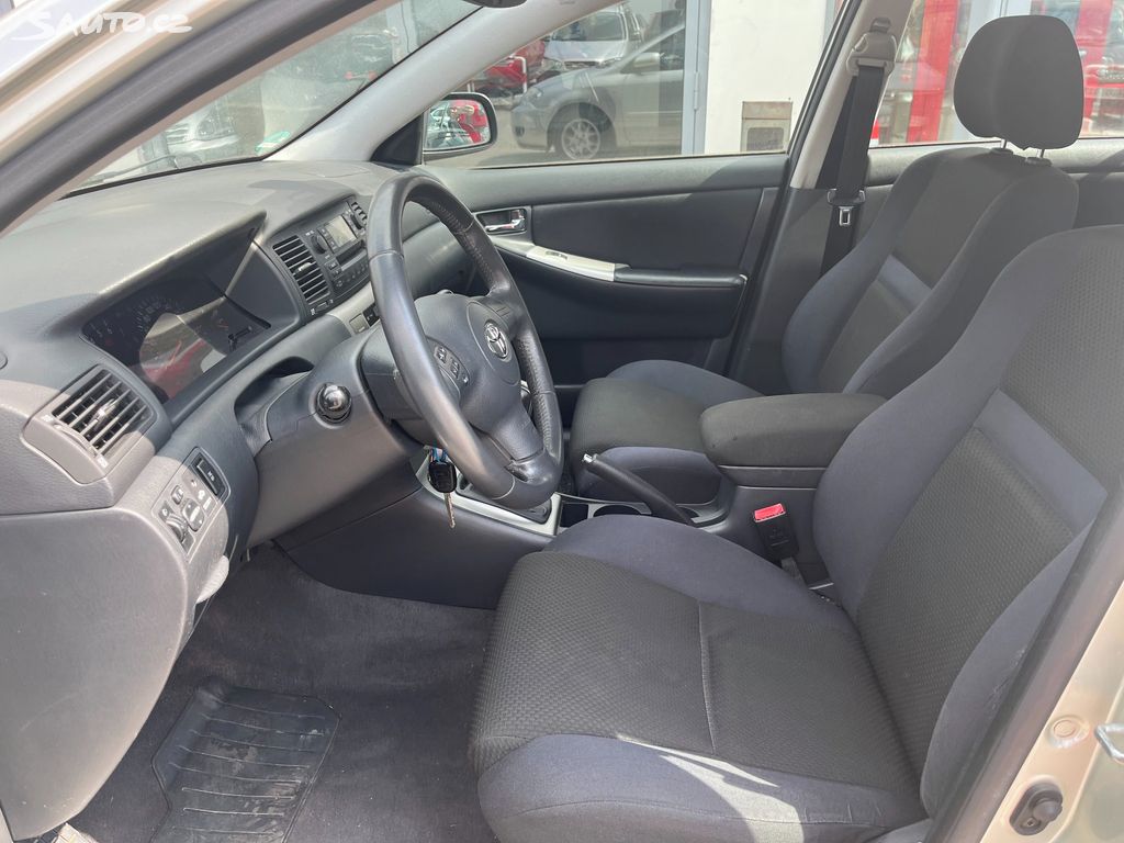 Toyota Corolla, fotka 8